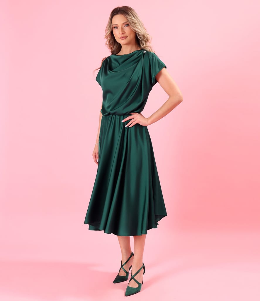 Rochie midi din satin elastic cu decolteu barcuta