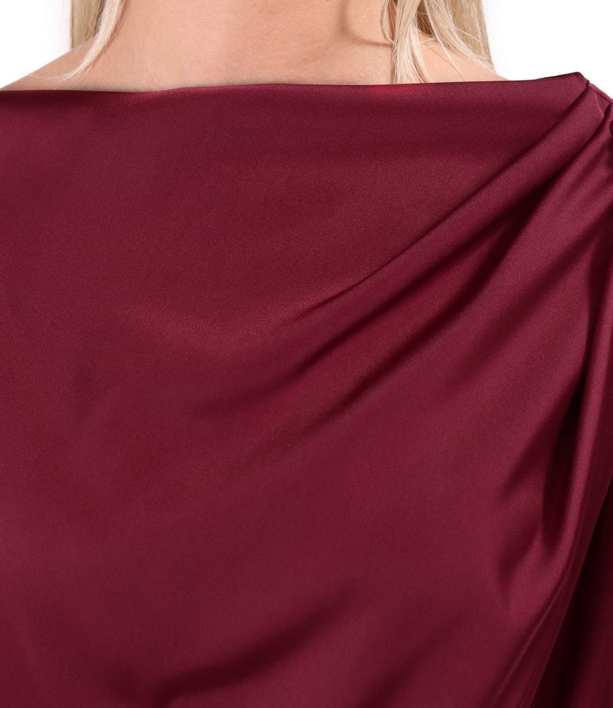 Rochie midi din satin elastic cu decolteu barcuta