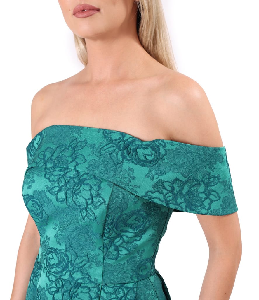 Rochie eleganta de seara cu umeri goi din brocart cu motive florale