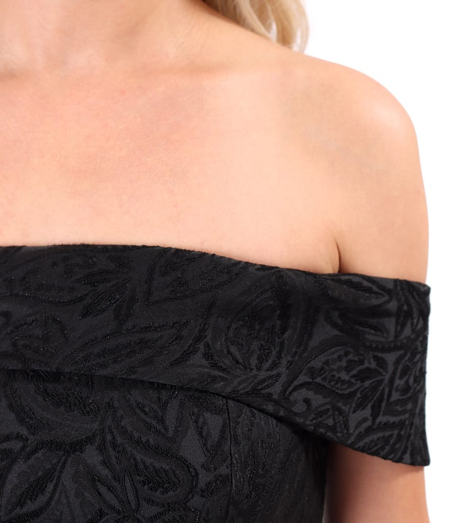 Rochie eleganta de seara cu umeri goi din brocart elastic cu motive florale