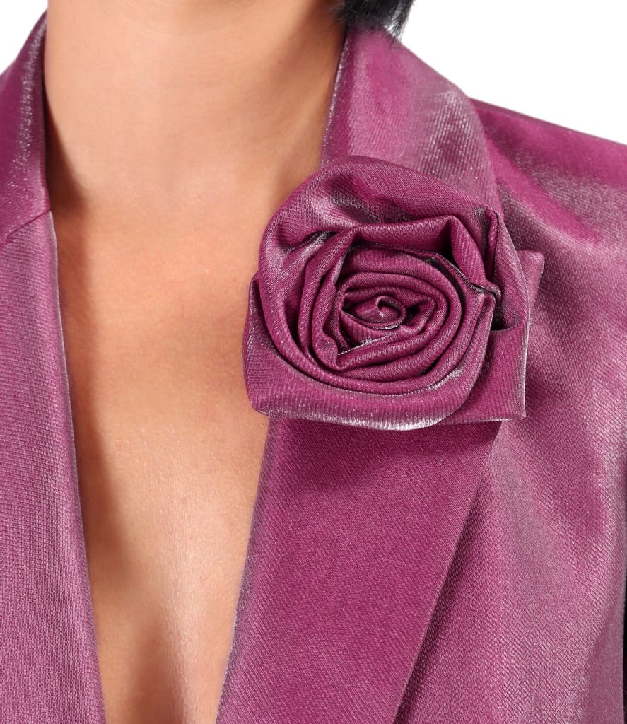 Sacou elegant satinat cu rever si floare decorativa