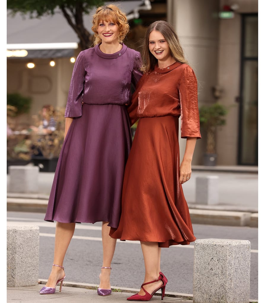 Rochie midi din tesatura satinata