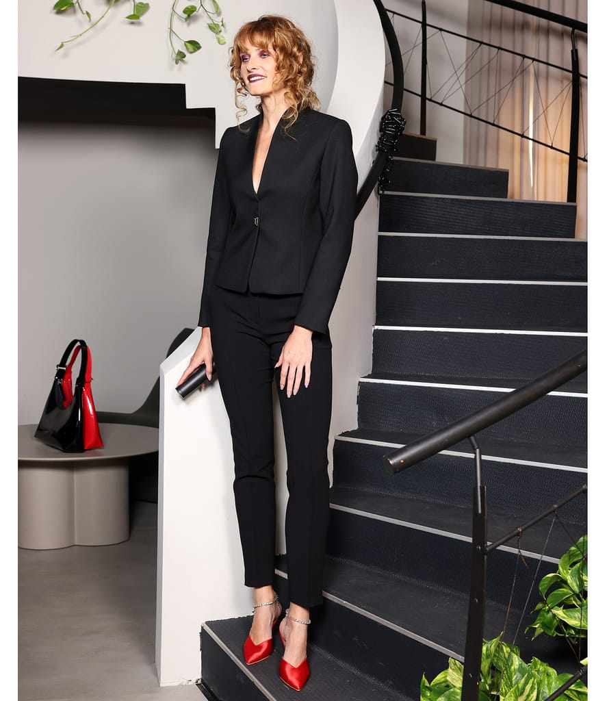 Tinuta office cu pantaloni pana si sacou din stofa elastica cu lana virgina