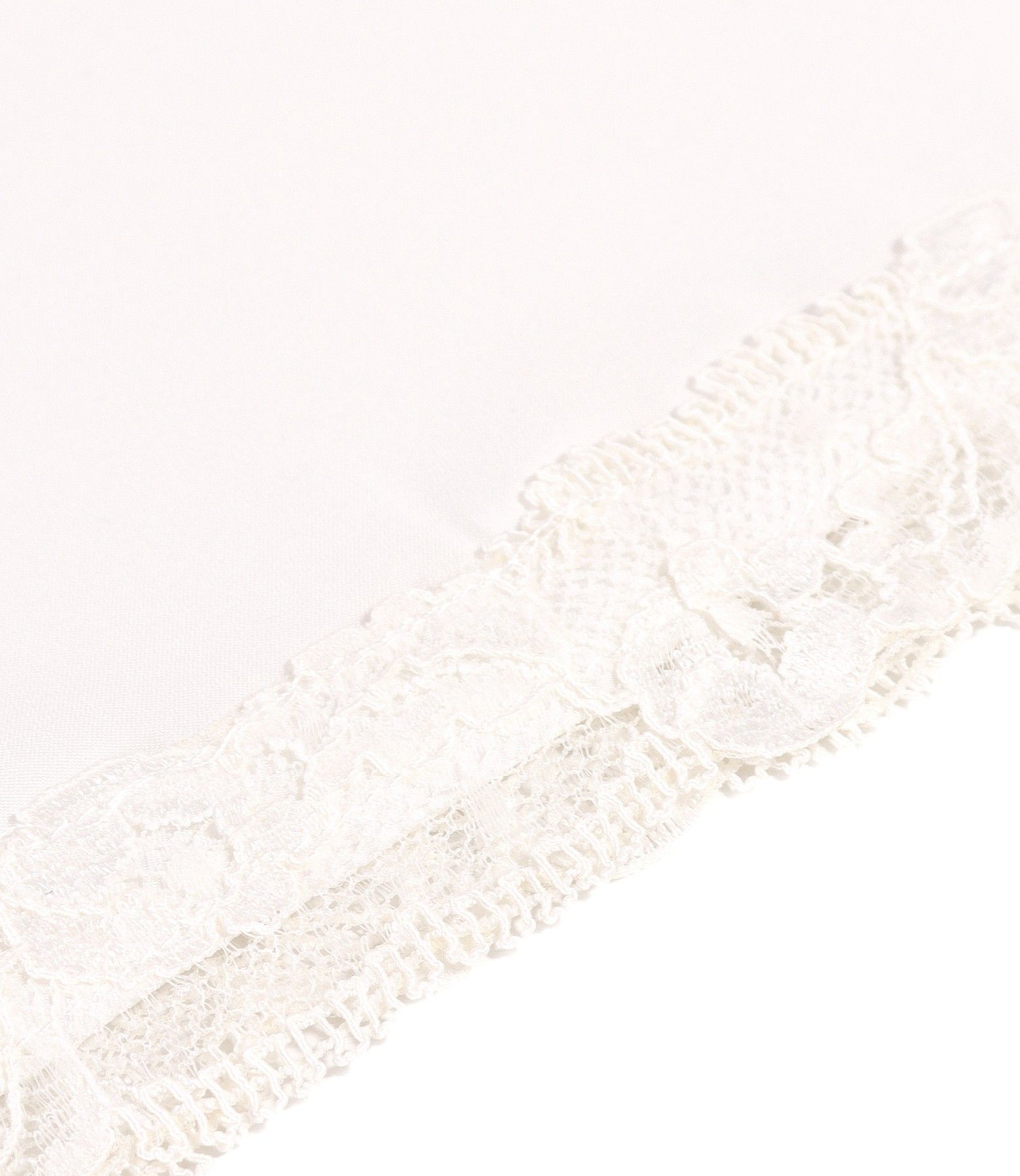 Jupa furou din saten elastic cu dantela alb-ecru - YOKKO