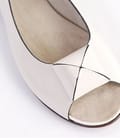 Sandale Sniks din piele lacuita crem 787