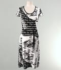 Rochie din jerse alb-negru cu imprimeu grafic