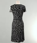 Rochie din jerse alb-negru cu imprimeu grafic