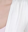 Bluza din jerse alb-crem legata cu cordon