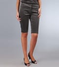 Pantaloni scurti din catifea elastica cu garnitura