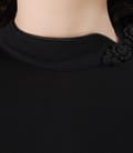 Rochie neagra cu fenta si brandemburguri