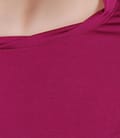 Tricou din jerse uni satinat cu garnitura