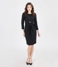 Rochie din stofa elastica cu garnitura de voal