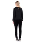Tinuta eleganta cu pantaloni pana din catifea si bluza din viscoza satinata