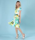 Rochie eleganta cu volane din viscoza imprimata cu motive florale