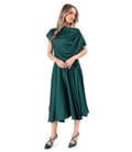 Rochie midi din satin elastic cu decolteu barcuta