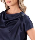 Rochie midi din satin elastic cu decolteu barcuta