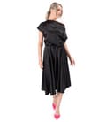 Rochie midi din satin elastic cu decolteu barcuta