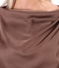 Rochie midi din satin elastic cu decolteu barcuta