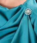 Rochie midi din satin elastic cu decolteu barcuta