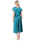 Rochie midi din satin elastic cu decolteu barcuta