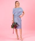Rochie de seara din paiete cu decolteu rafinat format din cute asimetrice ample