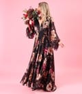 Rochie lunga de seara din voal imprimat cu motive florale