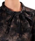 Bluza eleganta imprimata cu motive aurii si guler esarfa