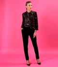 Bluza eleganta imprimata cu motive aurii si guler esarfa