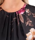 Bluza cu falduri la decolteu din voal imprimat cu motive florale supradimensionate