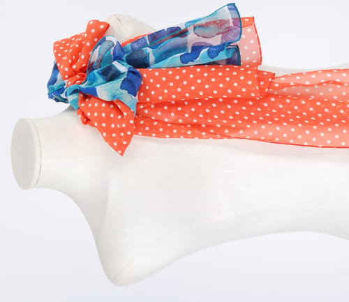 Esarfa din voal imprimat cu buline