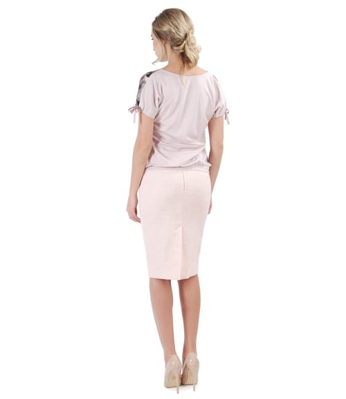 Bluza cu fata din voal imprimat cu motive florale si fusta creion