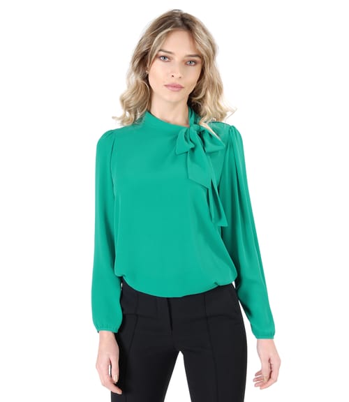 Bluza cu maneci lungi si guler gen esarfa