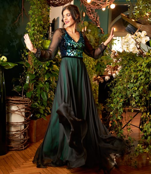 Rochie lunga din voal cu corsaj din paiete reversibile