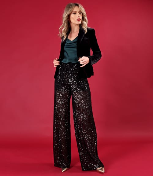 Tinuta de ocazie cu pantaloni din paiete si sacou din catifea