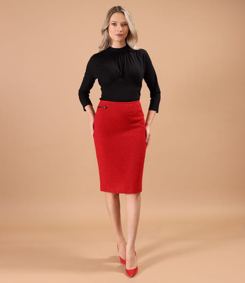 Tinuta eleganta cu fusta creion din bucle si bluza din jerse elastic