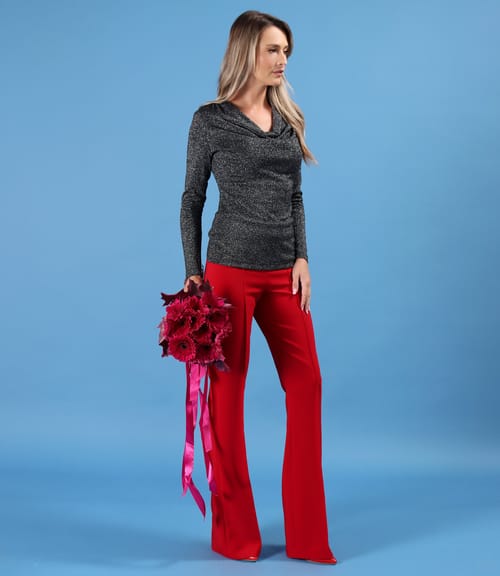Tinuta eleganta cu pantaloni evazati si bluza din jerse cu fir metalic