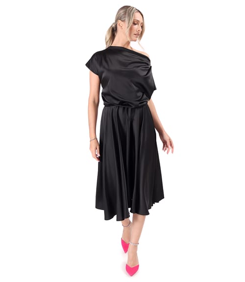 Rochie midi din satin elastic cu decolteu barcuta