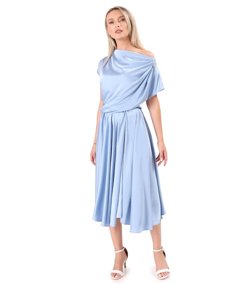 Rochie midi din satin elastic cu decolteu barcuta