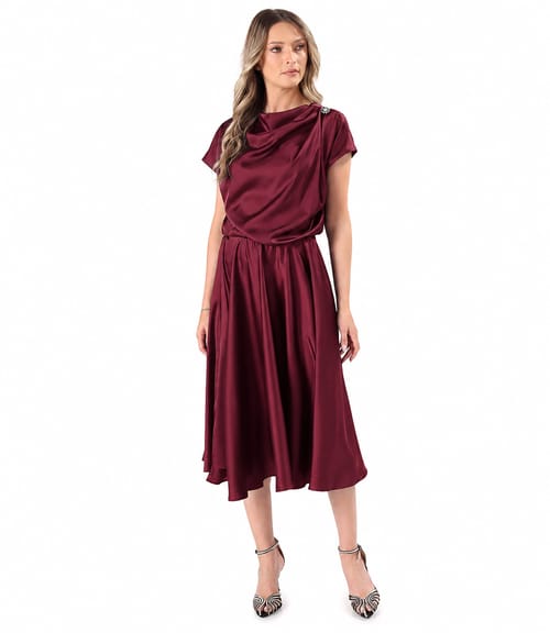 Rochie midi din satin elastic cu decolteu barcuta