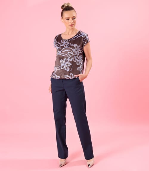 Pantaloni drepti cu bluza lejera din satin de viscoza