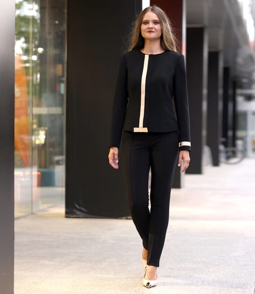 Costum dama office cu pantaloni pana si sacou din stofa elastica