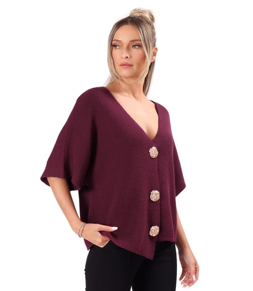 Cardigan lejer tricotat cu nasturi aurii tip brosa