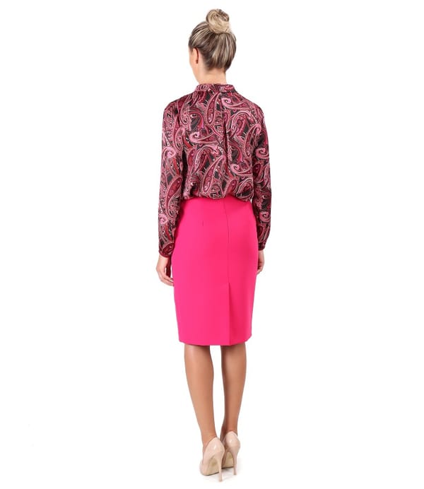 Tinuta eleganta cu bluza satinata si cu fusta creion
