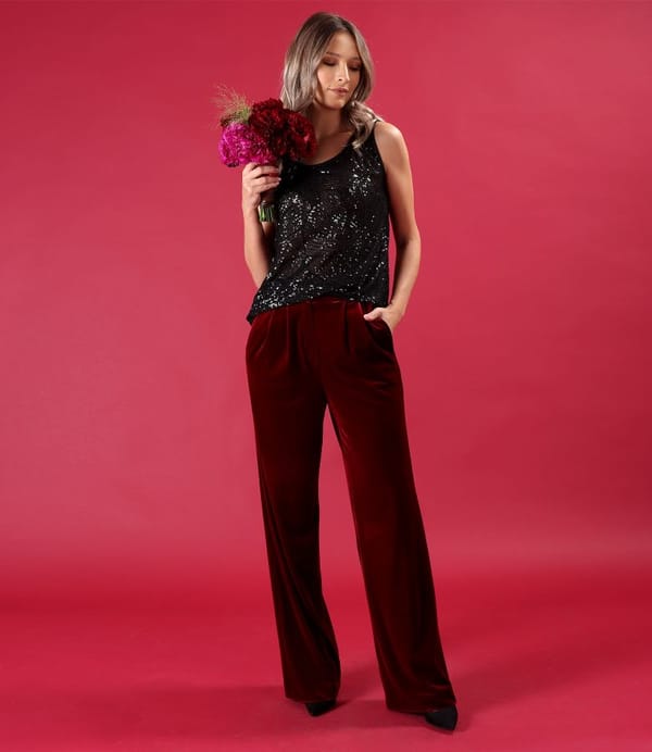 Bluza fara maneci din paiete cu garnitura de saten