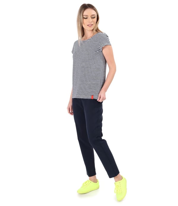 Tinuta smart/casual cu bluza cu dungi si pantaloni pana