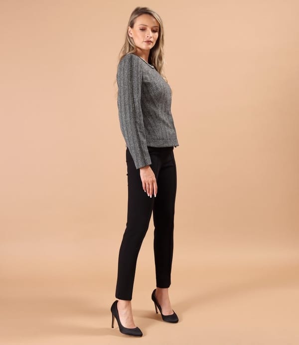 Tinuta office cu pantaloni pana si sacou din bucle cu bumbac