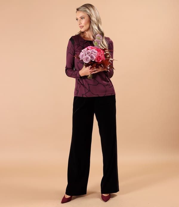 Pantaloni largi din catifea elastica cu bluza din jerse