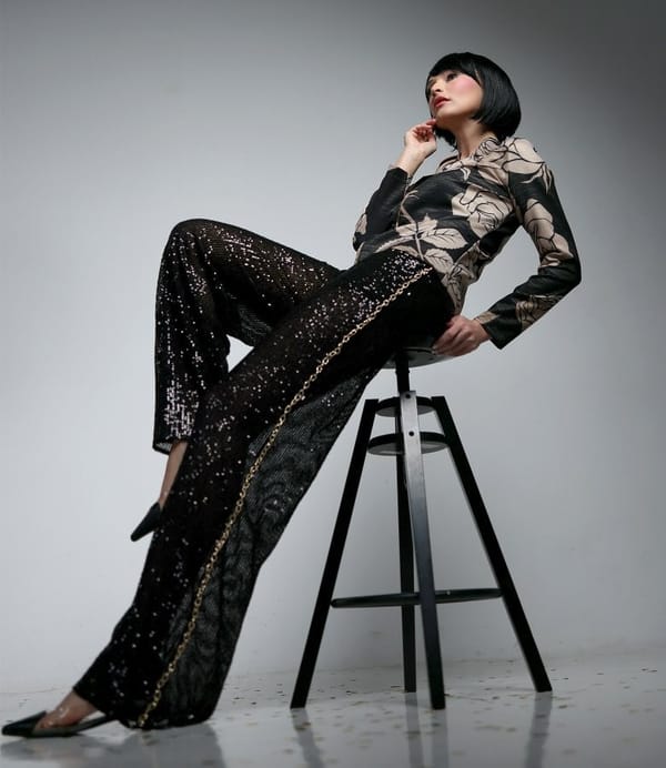 Pantaloni de seara din paiete fine cu lant auriu pe lateral dreapta