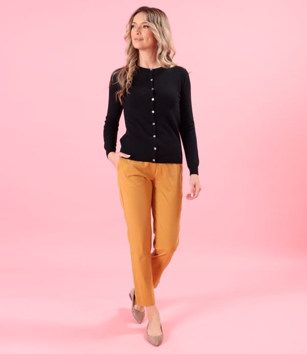 Cardigan tricotat din camir cu mtase natural i ln cu pantaloni lejeri din tencel