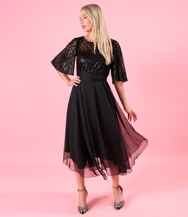 Rochie midi de ocazie cu corsaj si maneci ample din paiete
